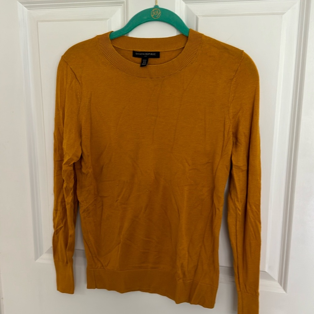 Banana Republic lightweight sweater